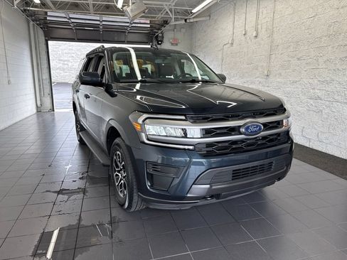 Used 2024 Ford Expedition XLT AWD/4WD image 2