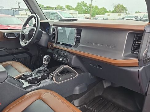 Used 2024 Ford Bronco Outer Banks AWD/4WD image 54