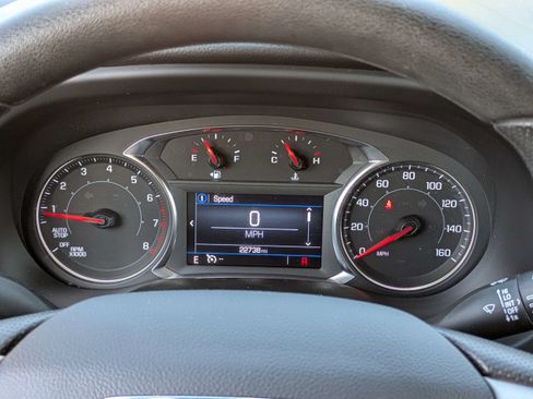 Used 2023 GMC Acadia SLE w/ Driver Convenience Package FWD image 27