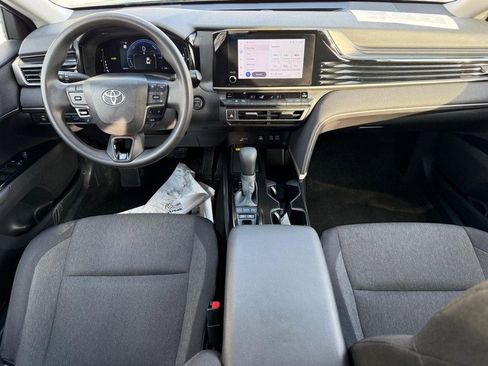 Used 2025 Toyota Camry LE image 13