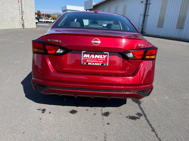 Used 2024 Nissan Altima 2.5 SV FWD image 4