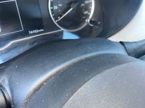 Used 2020 Nissan Versa SV image 19