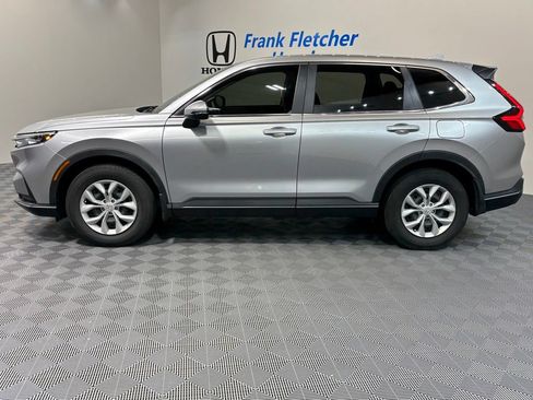 Used 2023 Honda CR-V LX image 3