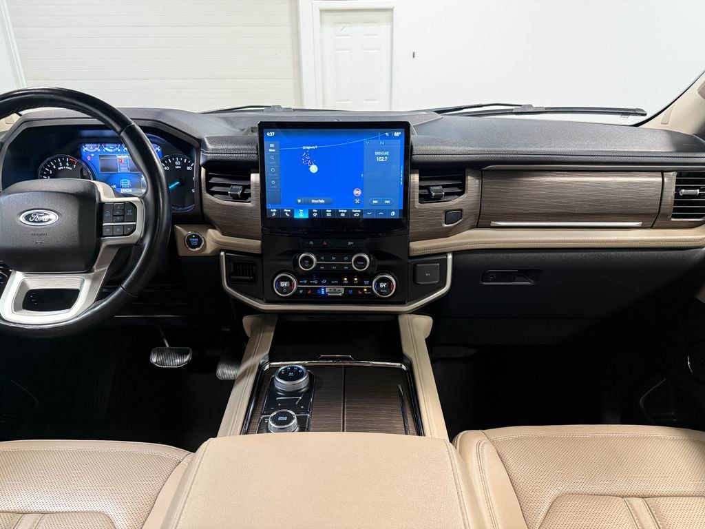 Used 2024 Ford Expedition Limited AWD/4WD image 18