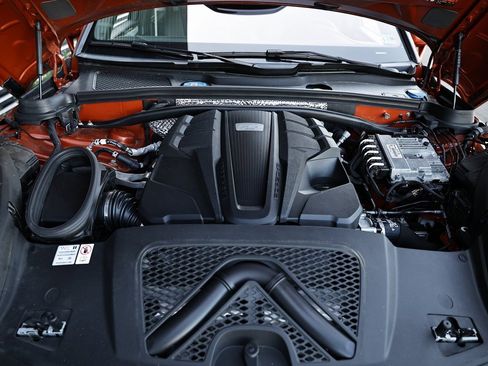 Used 2024 Porsche Macan GTS image 30