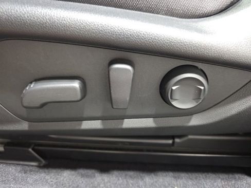 Certified 2025 Subaru Crosstrek 2.0i Premium image 14