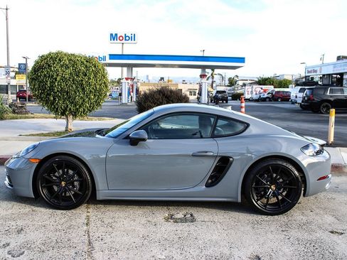 Used 2025 Porsche 718 Cayman RWD image 2