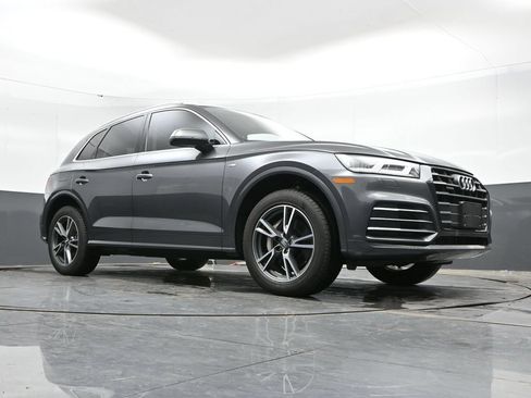 Used 2020 Audi Q5 e Premium Plus w/ Premium Plus Package AWD/4WD image 45