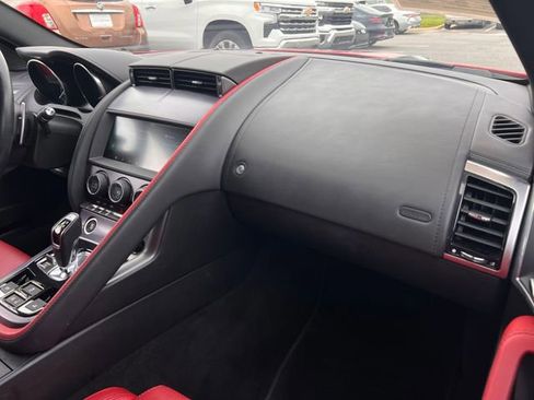 Used 2019 Jaguar F-TYPE Convertible RWD image 17