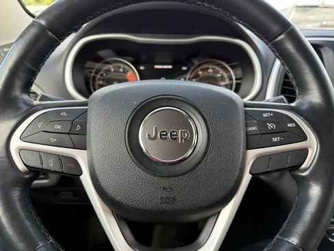 Used 2016 Jeep Cherokee Limited AWD/4WD image 16