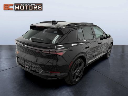 Used 2025 Chevrolet Equinox EV RS FWD image 6