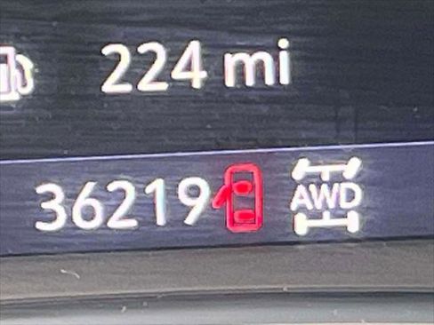 Used 2023 GMC Acadia AT4 image 25