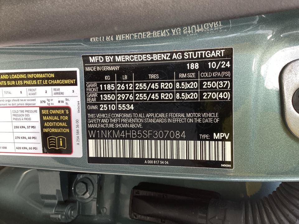 Used 2025 Mercedes-Benz GLC 300 4MATIC image 39