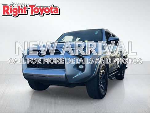 Used 2022 Toyota 4Runner TRD Off-Road Premium w/ Moonroof Package AWD/4WD image 1