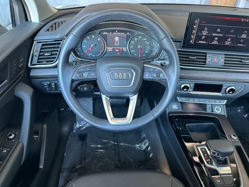 Used 2023 Audi Q5 2.0T Premium w/ Convenience Package image 14