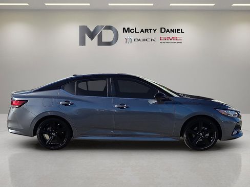 Used 2021 Nissan Sentra SR w/ Lighting Package image 6