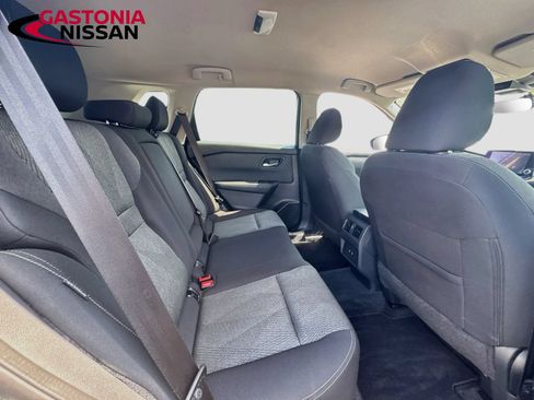 Used 2025 Nissan Rogue SV AWD/4WD image 35