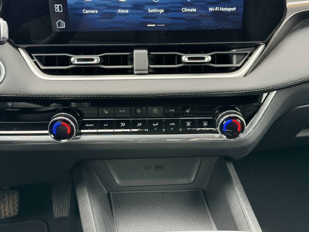 Used 2025 Chevrolet Equinox LT w/ Convenience Package II AWD/4WD image 33