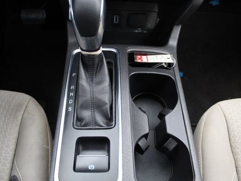 Used 2019 Ford Escape SE image 14