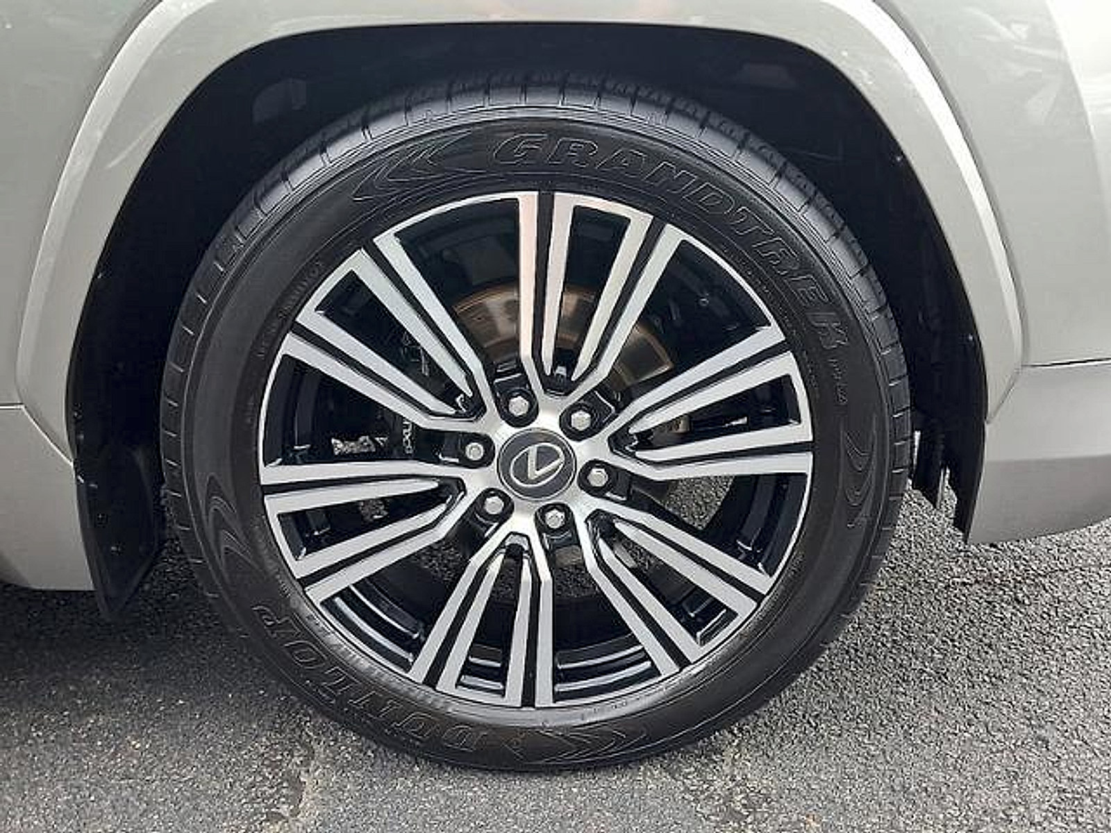 Used 2024 Lexus LX 600 4WD w/ Appearance Package image 29