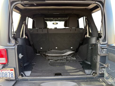 Used 2018 Jeep Wrangler Unlimited Sport S AWD/4WD image 17