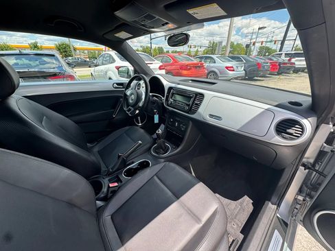 Used 2012 Volkswagen Beetle 2.5 FWD image 24