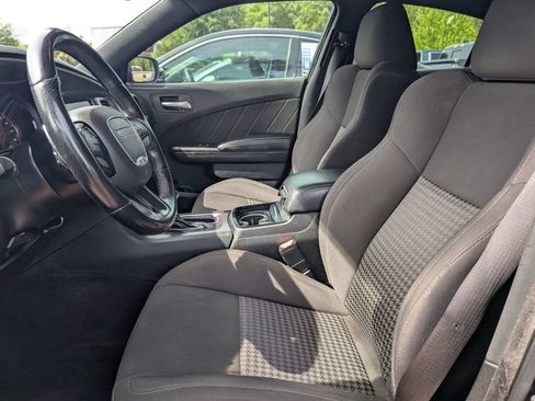Used 2022 Dodge Charger R/T w/ Blacktop Package RWD image 34