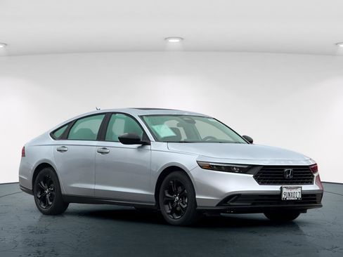 Certified 2025 Honda Accord SE image 8