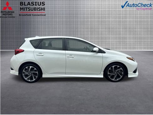 Used 2018 Toyota Corolla iM w/ All-Weather Mat Package FWD image 4