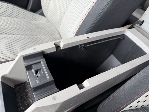 Used 2010 Chevrolet Equinox LS image 18