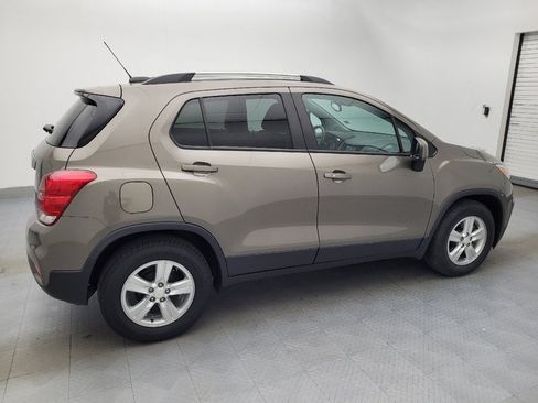 Used 2021 Chevrolet Trax LT w/ LT Convenience Package image 10