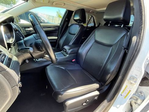 Used 2019 Chrysler 300 Limited image 12