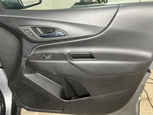 Used 2023 Chevrolet Equinox LT image 16