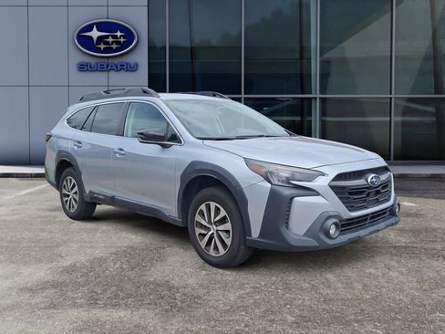 Used 2023 Subaru Outback Premium AWD/4WD image 2