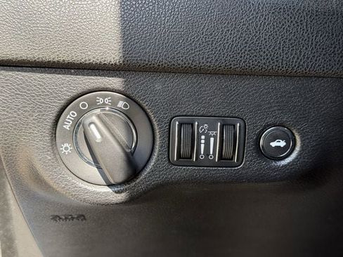 Used 2022 Chrysler 300 Touring w/ Sport Appearance Package RWD image 22