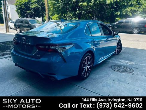 Used 2023 Toyota Camry SE FWD image 4