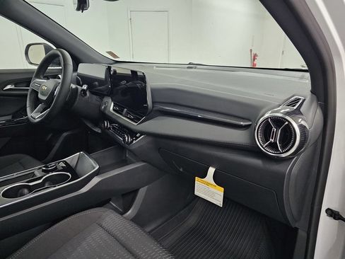 New 2026 Chevrolet Equinox LT w/ Safety and Technology Package FWD image 13