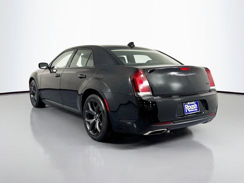 Used 2021 Chrysler 300 Touring w/ Sport Appearance Package RWD image 7