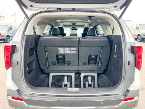 Certified 2025 Kia Carnival SX image 11