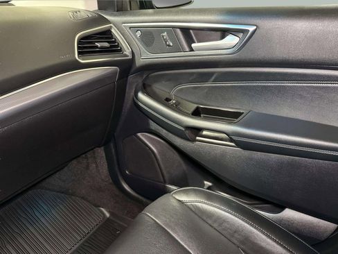 Used 2020 Ford Edge Titanium w/ Equipment Group 301A AWD/4WD image 24