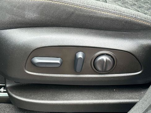 Used 2022 Chevrolet Equinox LT FWD image 20