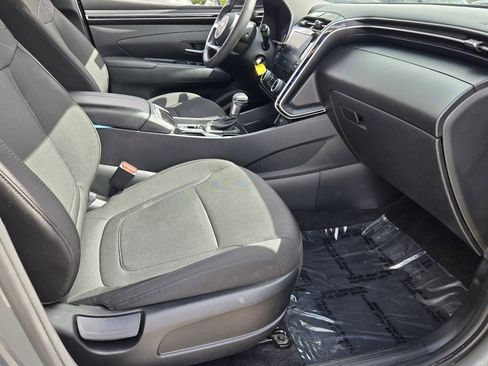 Certified 2024 Hyundai Tucson SE FWD image 17