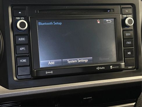 Used 2018 Toyota Tacoma SR5 AWD/4WD image 42