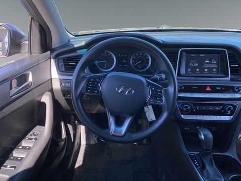 Used 2018 Hyundai Sonata SE FWD image 12