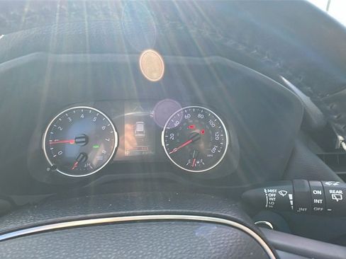 Used 2020 Toyota RAV4 XLE Premium image 27