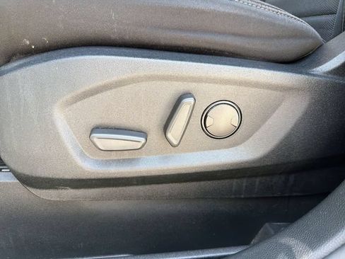 Used 2020 Ford Edge SE FWD image 14