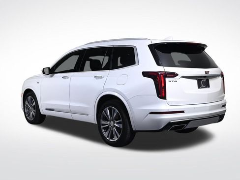 Used 2024 Cadillac XT6 Premium Luxury FWD image 3