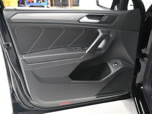 Used 2022 Volkswagen Tiguan SE R-Line image 22