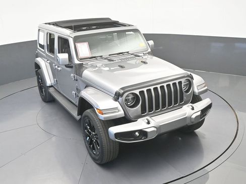 Used 2021 Jeep Wrangler Unlimited Sahara AWD/4WD image 55