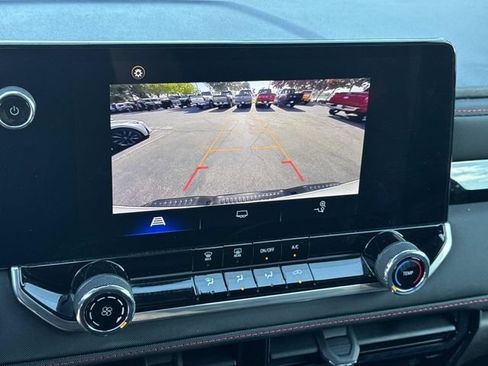Used 2024 Chevrolet Colorado Z71 w/ Advanced Trailering Package AWD/4WD image 12